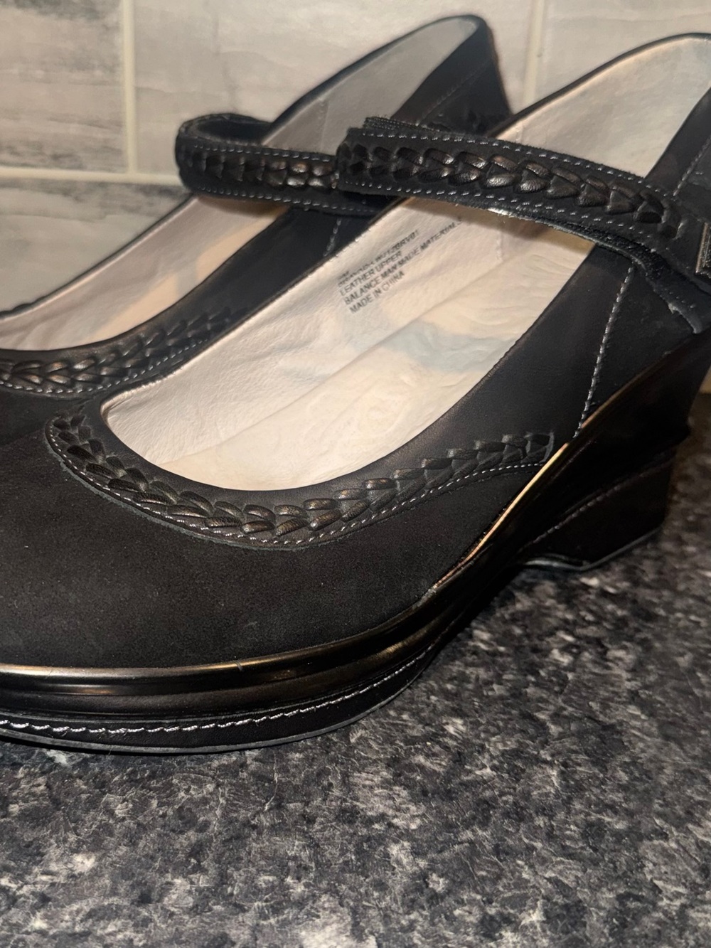 Jambu Bravada Black Leather Mary Jane Wedge Shoes Size 9 M